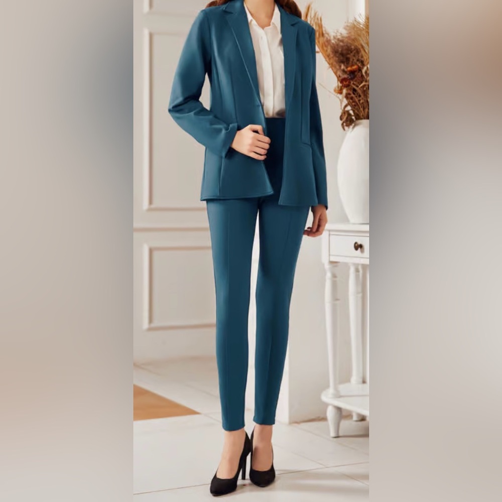 NWT Betabrand Yoga Dress Pant-Straight Leg
Lg/L.  Ocean (Teal Green)